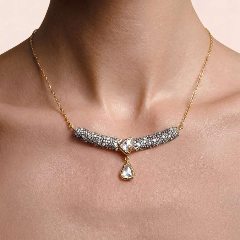 Tara Curve Necklace (Pear Drop)